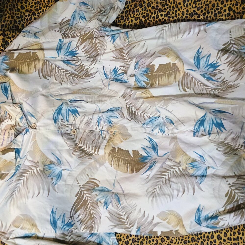 Tommy Bahama floral men shirt size XL